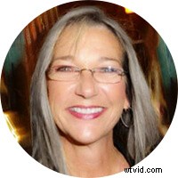 Over 100 Marketing Experts Reveal Their #1 Tip for Crafting Outstanding Videos