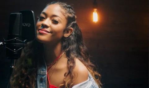 Chess Performs Stutter Live in Exclusive Movo Sessions Studio