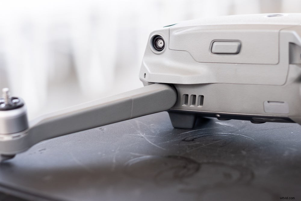 DJI Mavic 2 Pro & Zoom: Omnidirectional Sensors and AI for Crash-Free Flights