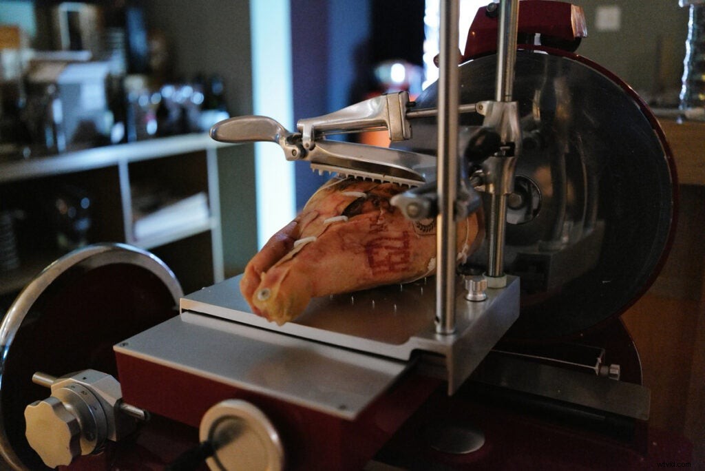 Leica SL2 Hands-On Review: 47MP Full-Frame Mirrorless Camera + Sample Images