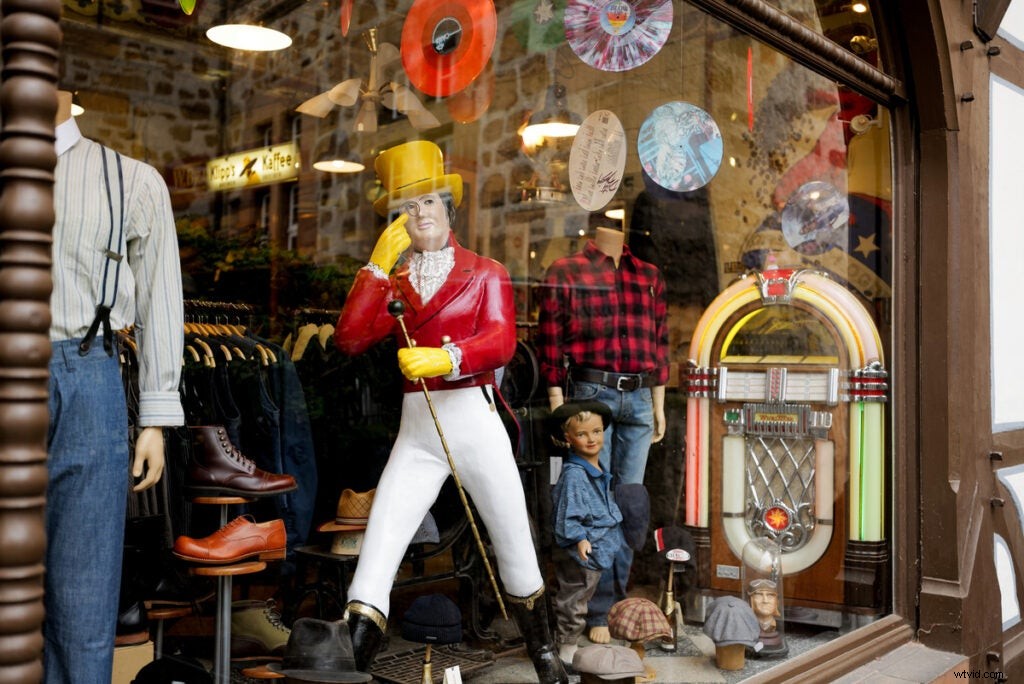 Leica SL2 Hands-On Review: 47MP Full-Frame Mirrorless Camera + Sample Images