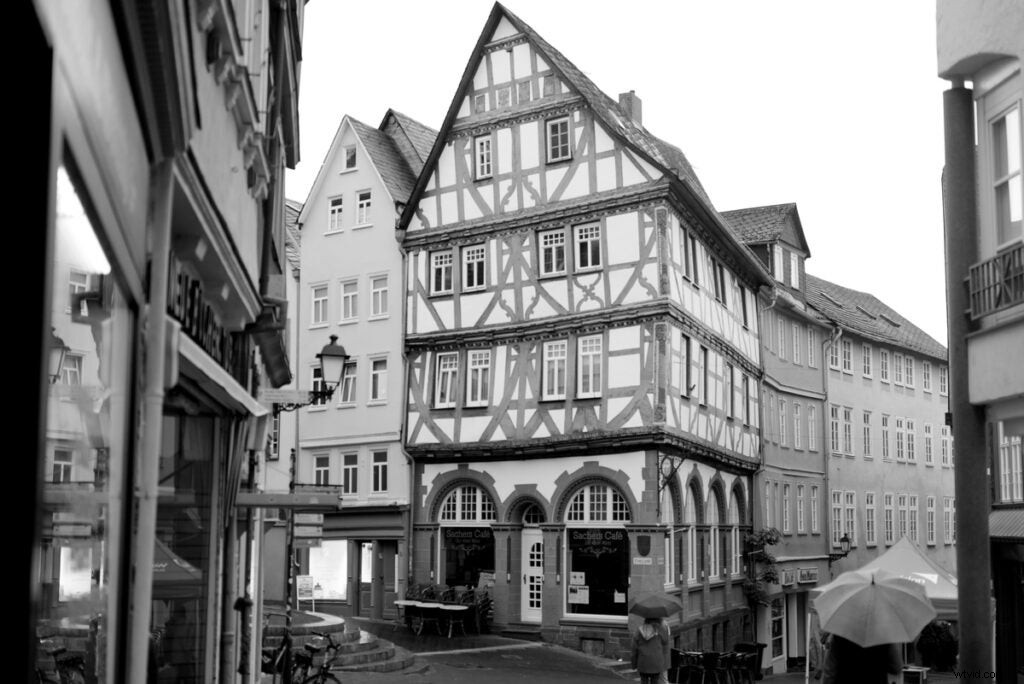 Leica SL2 Hands-On Review: 47MP Full-Frame Mirrorless Camera + Sample Images