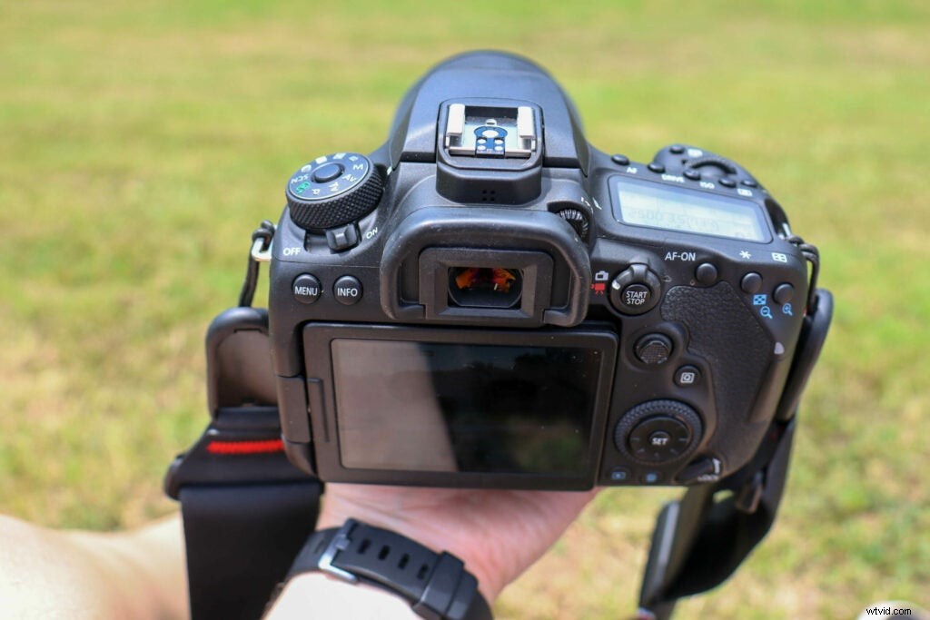 Hands-On Review: Canon EOS 90D DSLR – 32.5MP APS-C Sensor & Advanced AF