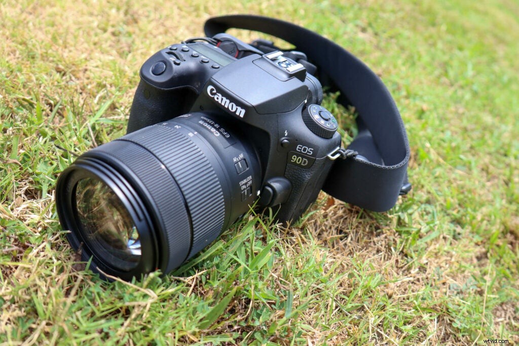Hands-On Review: Canon EOS 90D DSLR – 32.5MP APS-C Sensor & Advanced AF