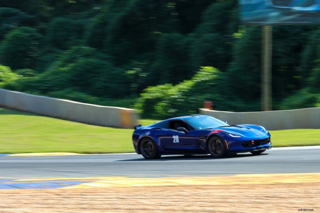 Hands-On Review: Canon EOS 90D DSLR – 32.5MP APS-C Sensor & Advanced AF