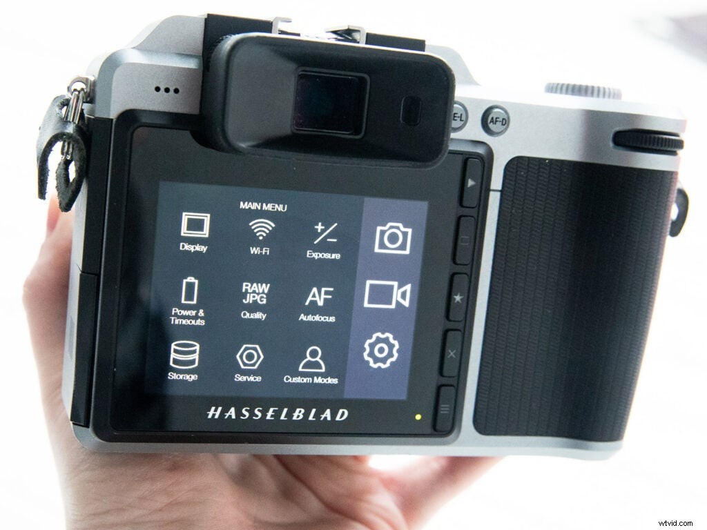 Hasselblad X1D-50c Hands-On Review: Compact 50MP Mirrorless Medium Format Camera + Sample Images