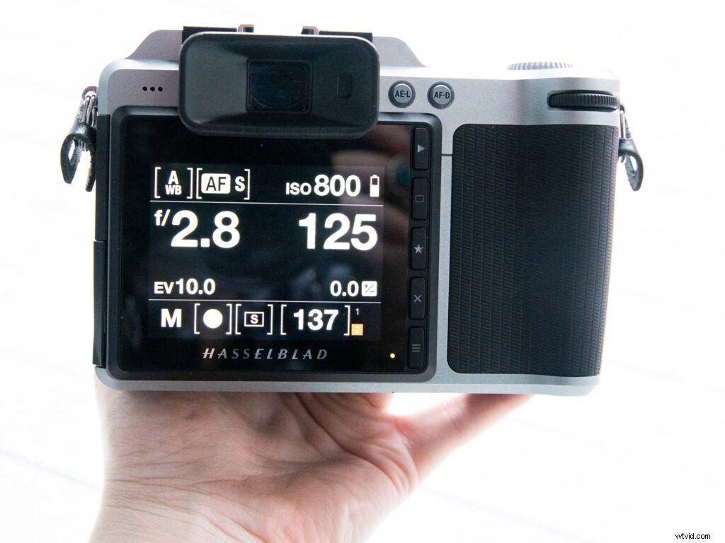 Hasselblad X1D-50c Hands-On Review: Compact 50MP Mirrorless Medium Format Camera + Sample Images