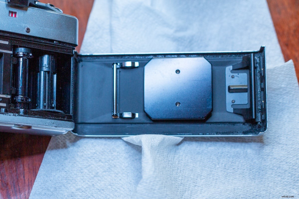 Step-by-Step Guide: Replacing Light Seals in Vintage Film Cameras