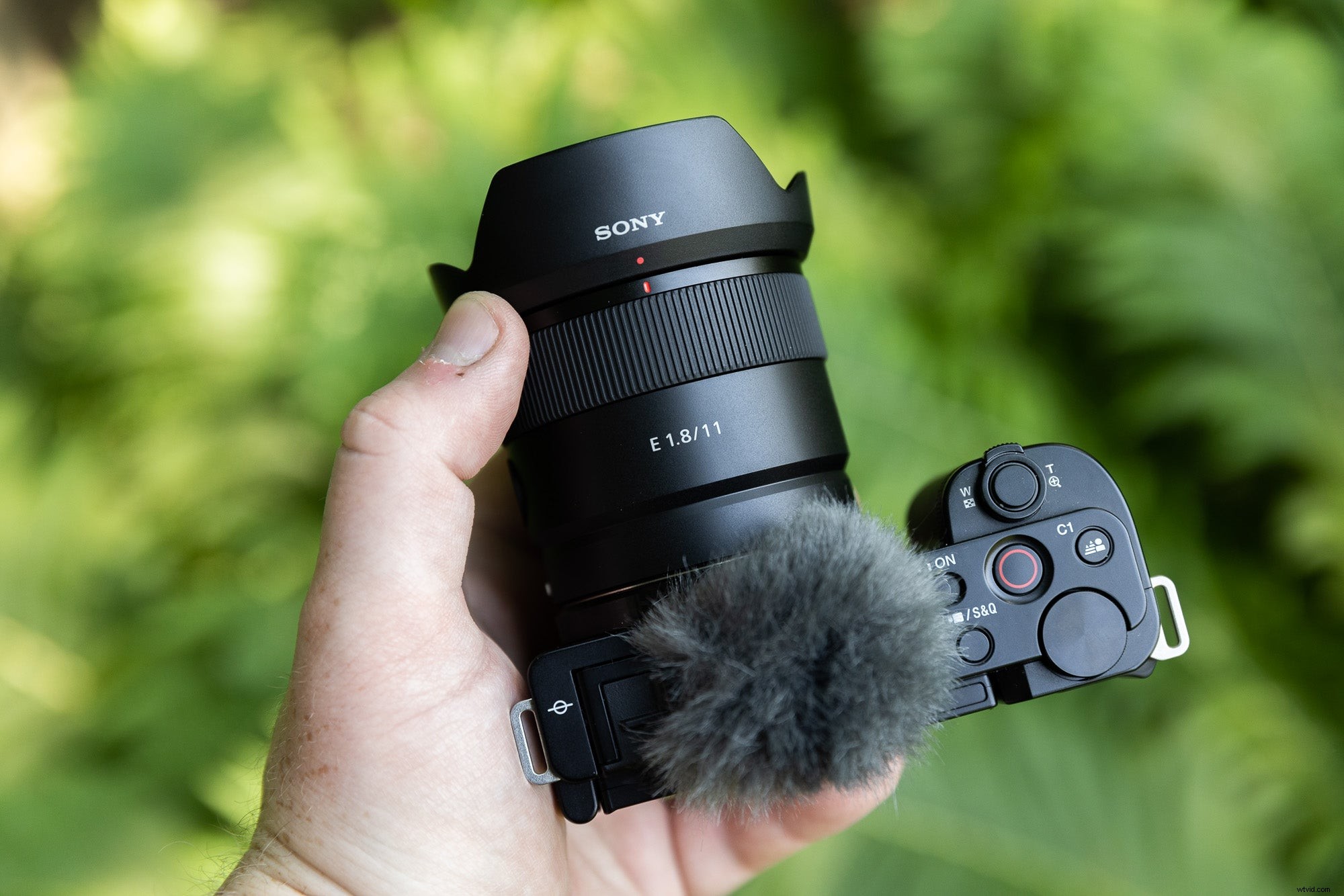Hands-On: Sony s Ultra-Compact APS-C Wide-Angle Lenses Reviewed