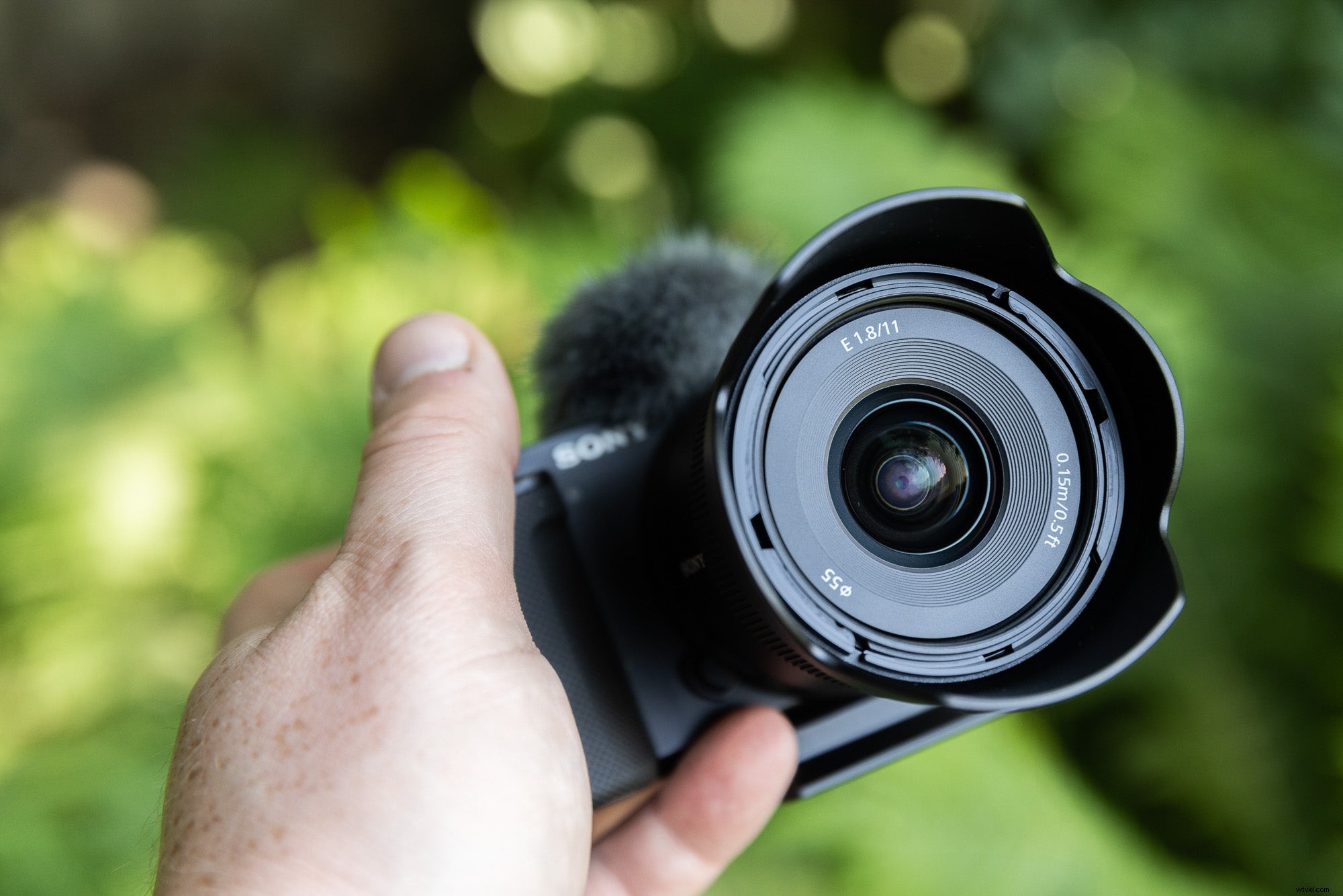 Hands-On: Sony s Ultra-Compact APS-C Wide-Angle Lenses Reviewed