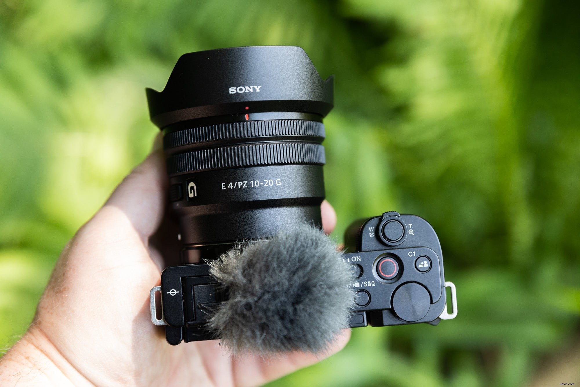 Hands-On: Sony s Ultra-Compact APS-C Wide-Angle Lenses Reviewed