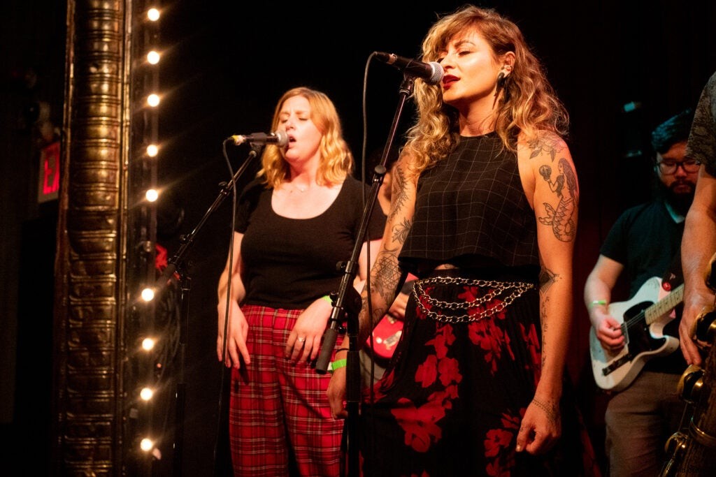 Sony FE 35mm f/1.8 Prime Lens Review: Hands-On Impressions and Sample Images