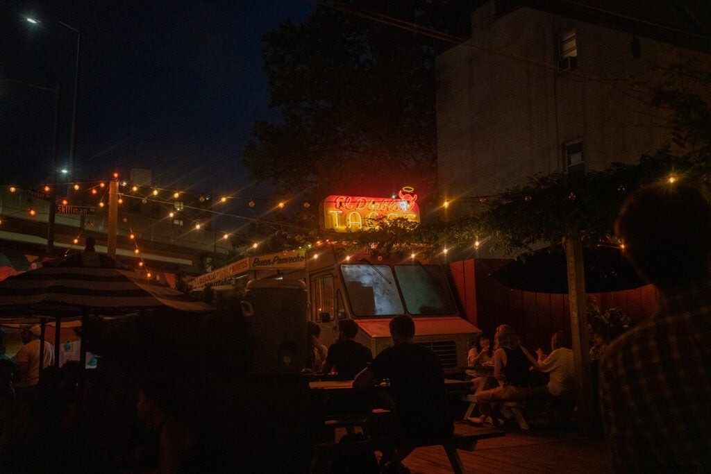 Sony FE 35mm f/1.8 Prime Lens Review: Hands-On Impressions and Sample Images