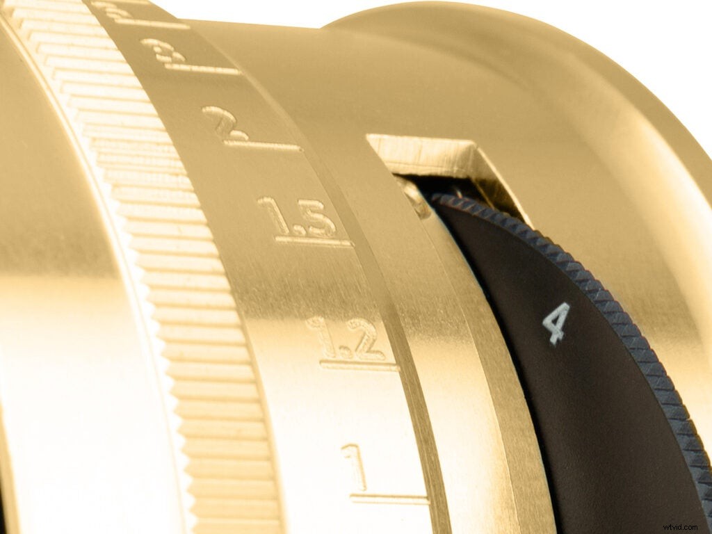 Lomogon 2.5/32mm Art Lens: Moody Analog Aesthetics for Digital DSLRs & Mirrorless Cameras