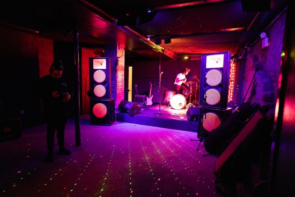 Sony FE 20mm F1.8 G: First Sample Shots and Hands-On Review of the Compact Wide-Angle Prime