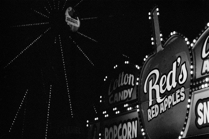 Kosmo Foto Agent Shadow 400: New 35mm Black-and-White Film for Gritty, High-Contrast Photos