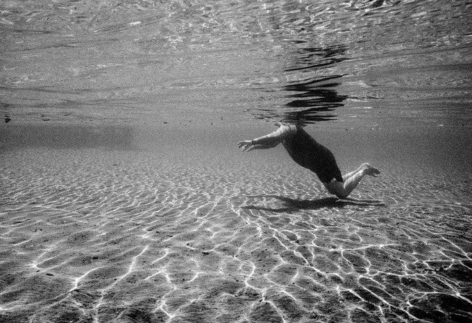 Kosmo Foto Agent Shadow 400: New 35mm Black-and-White Film for Gritty, High-Contrast Photos