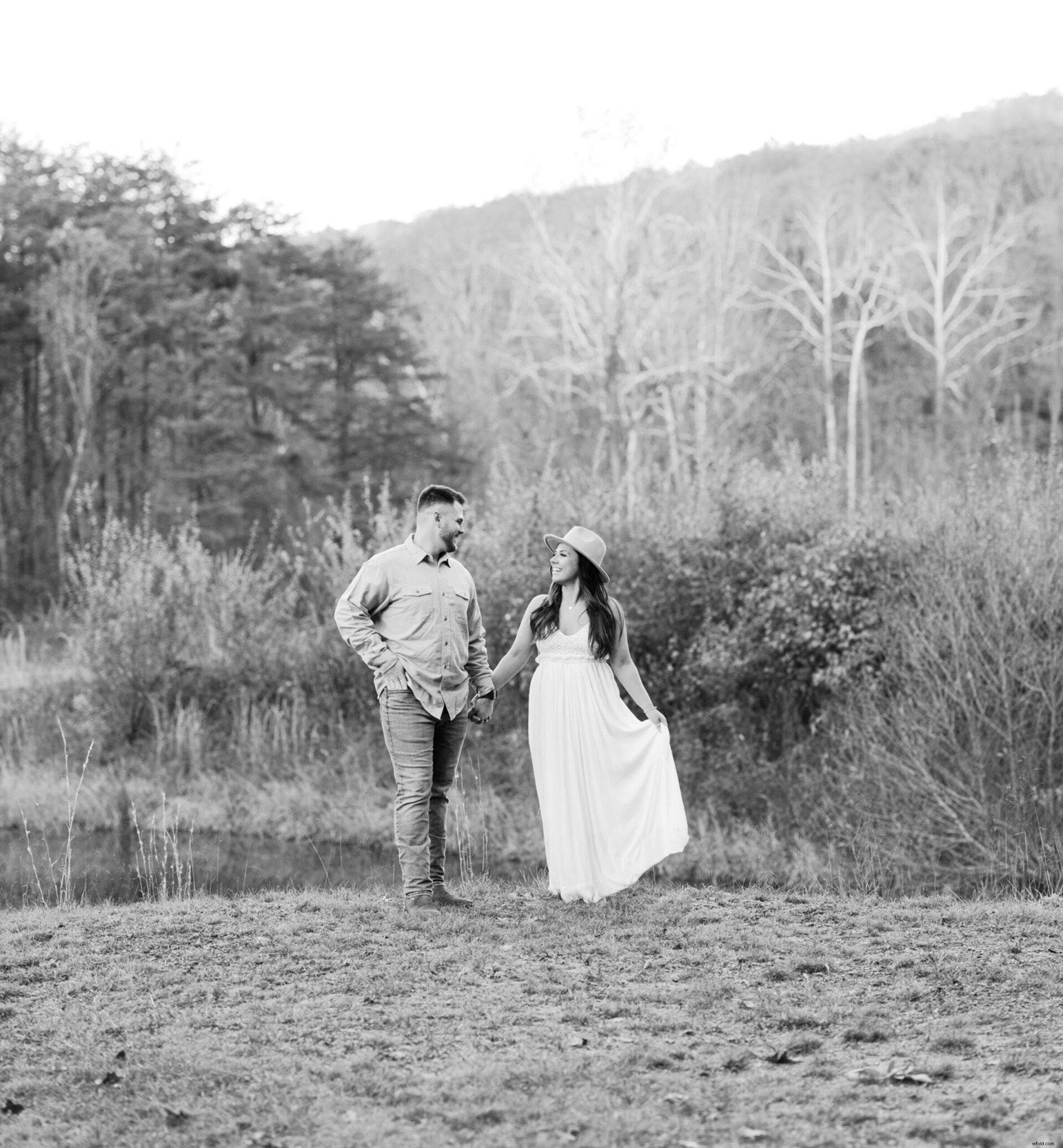 Master Posing Couples: Pro Wedding Photographer Tips & Tricks