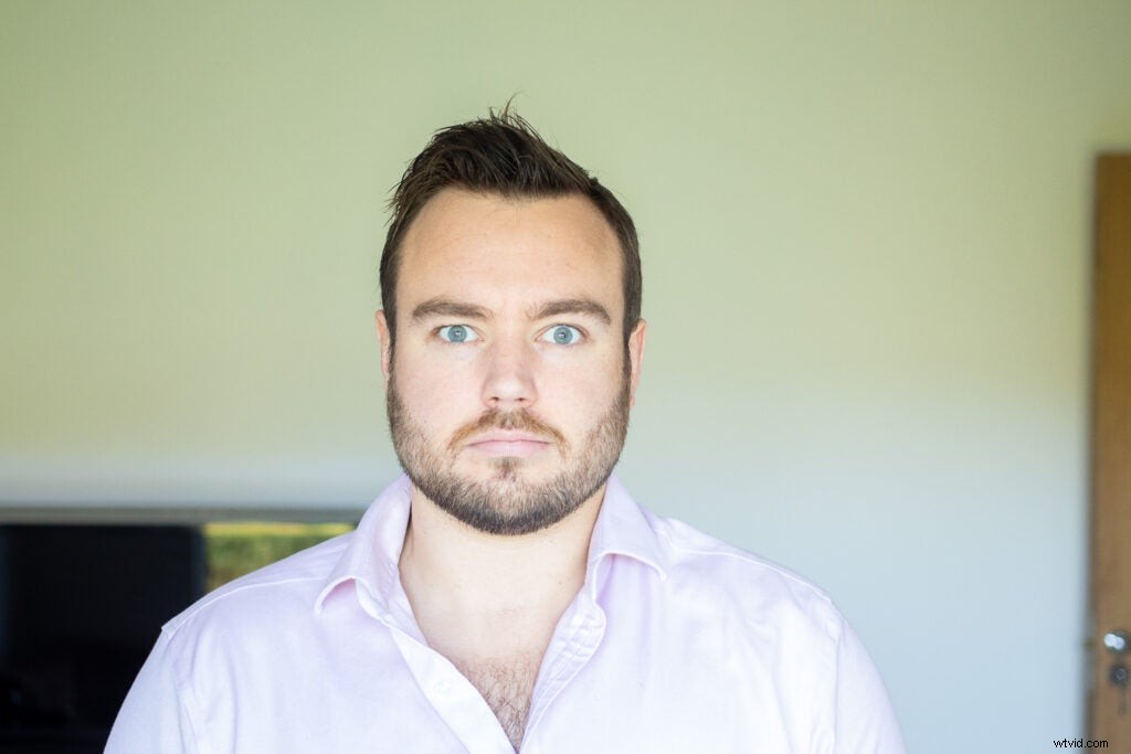 Master Posing Techniques: Turn Every Photo into a Flawless Profile Pic