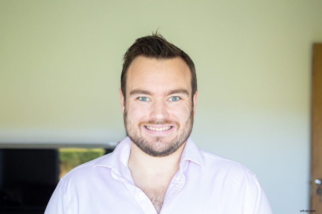 Master Posing Techniques: Turn Every Photo into a Flawless Profile Pic