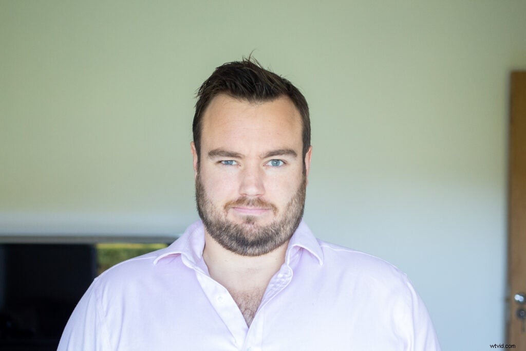 Master Posing Techniques: Turn Every Photo into a Flawless Profile Pic