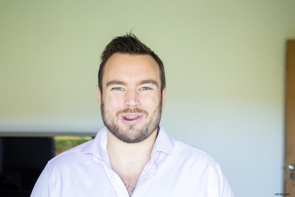 Master Posing Techniques: Turn Every Photo into a Flawless Profile Pic