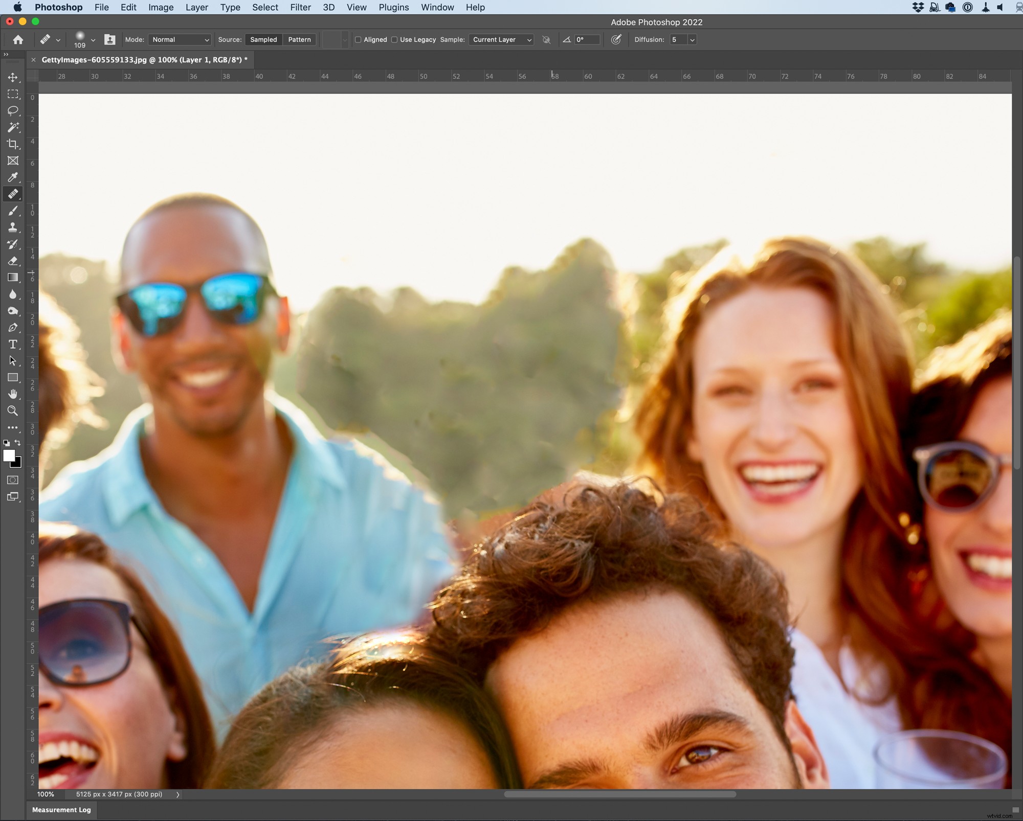 Expert Guide: How to Seamlessly Remove Your Ex from Photos with Photoshop