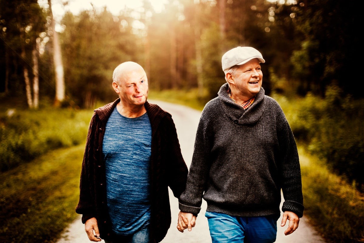 Expert Guide: How to Seamlessly Remove Your Ex from Photos with Photoshop