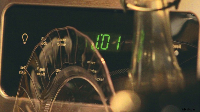 Mastering Time in Cinema: Techniques for Expressing and Manipulating Narrative Flow