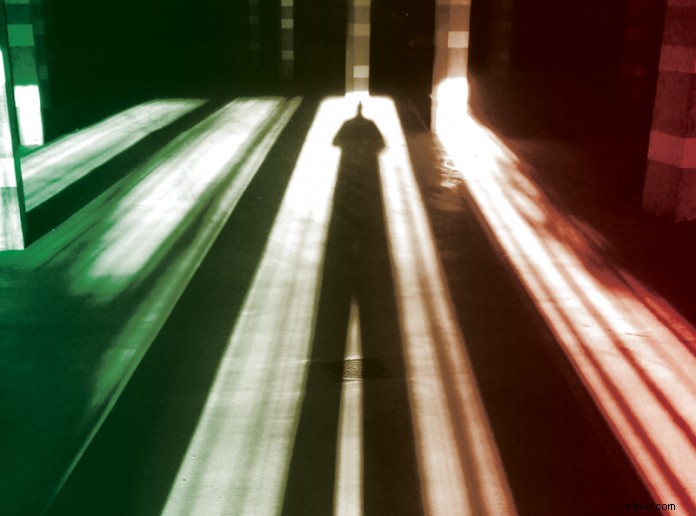 Master Horror Scene Lighting: Dramatic Film Noir Techniques