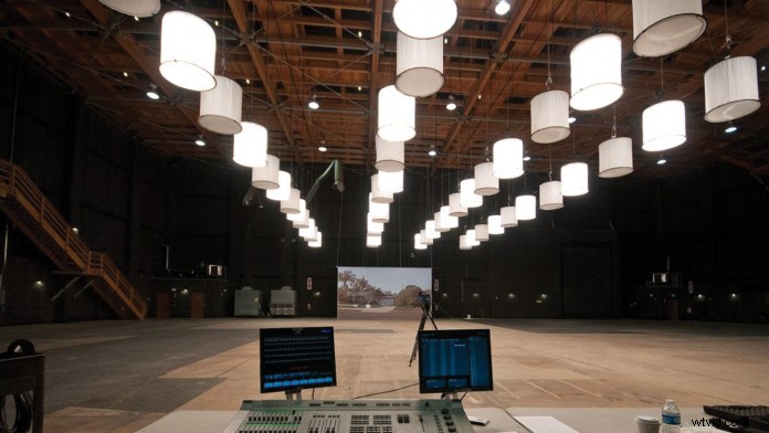 Master Toplight: Pro Techniques for Illuminating Groups in Video Production