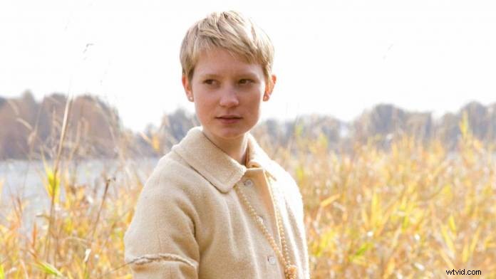 Master High-Key Lighting: Definition, Techniques & Pro Tips for Stunning Visuals