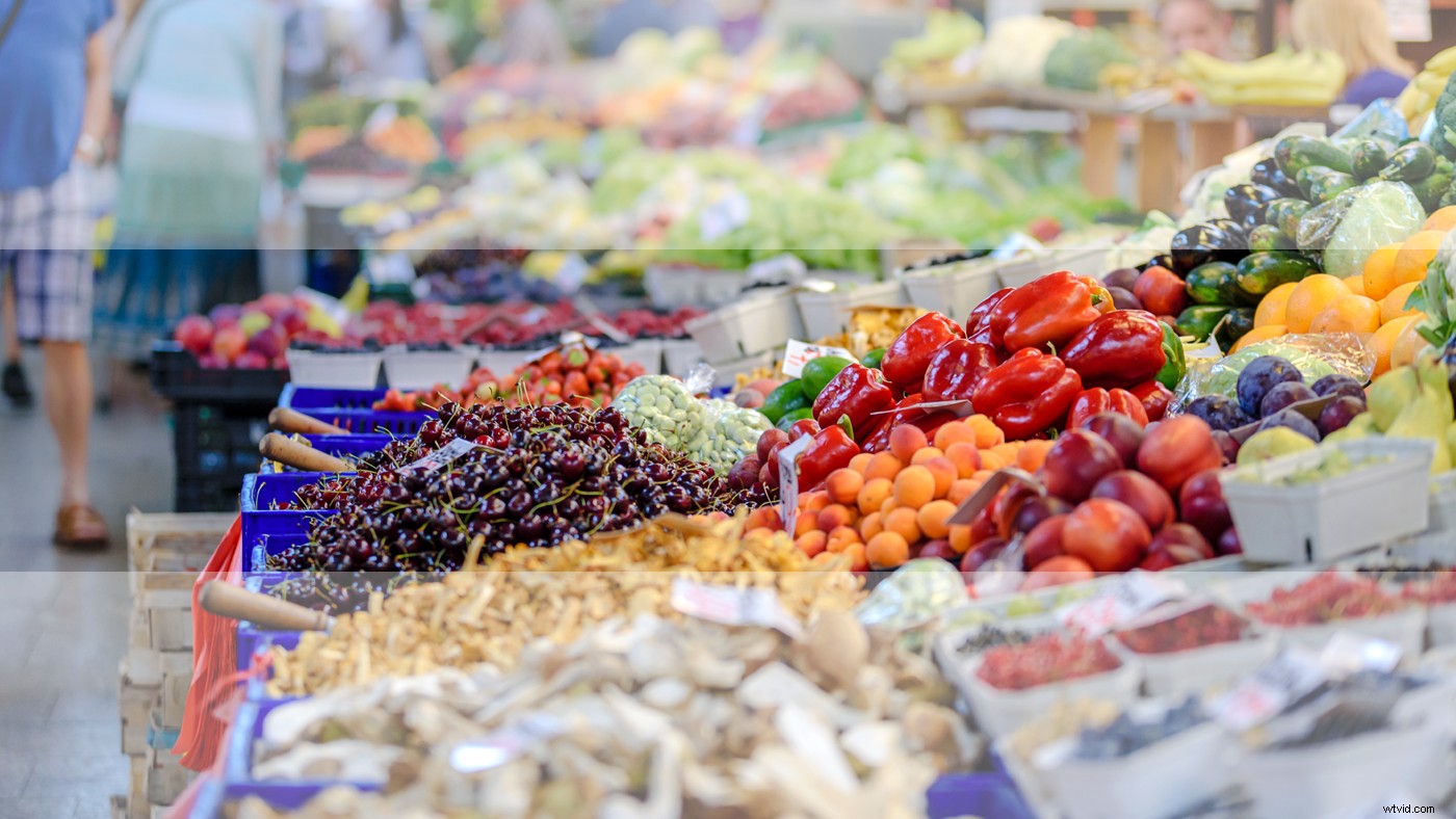 How Camera Lenses Bend Light to Create Sharp, Usable Images: The Science of Refraction