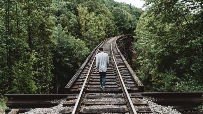 Mastering Depth in 2D Images: Techniques for Realistic Illusions