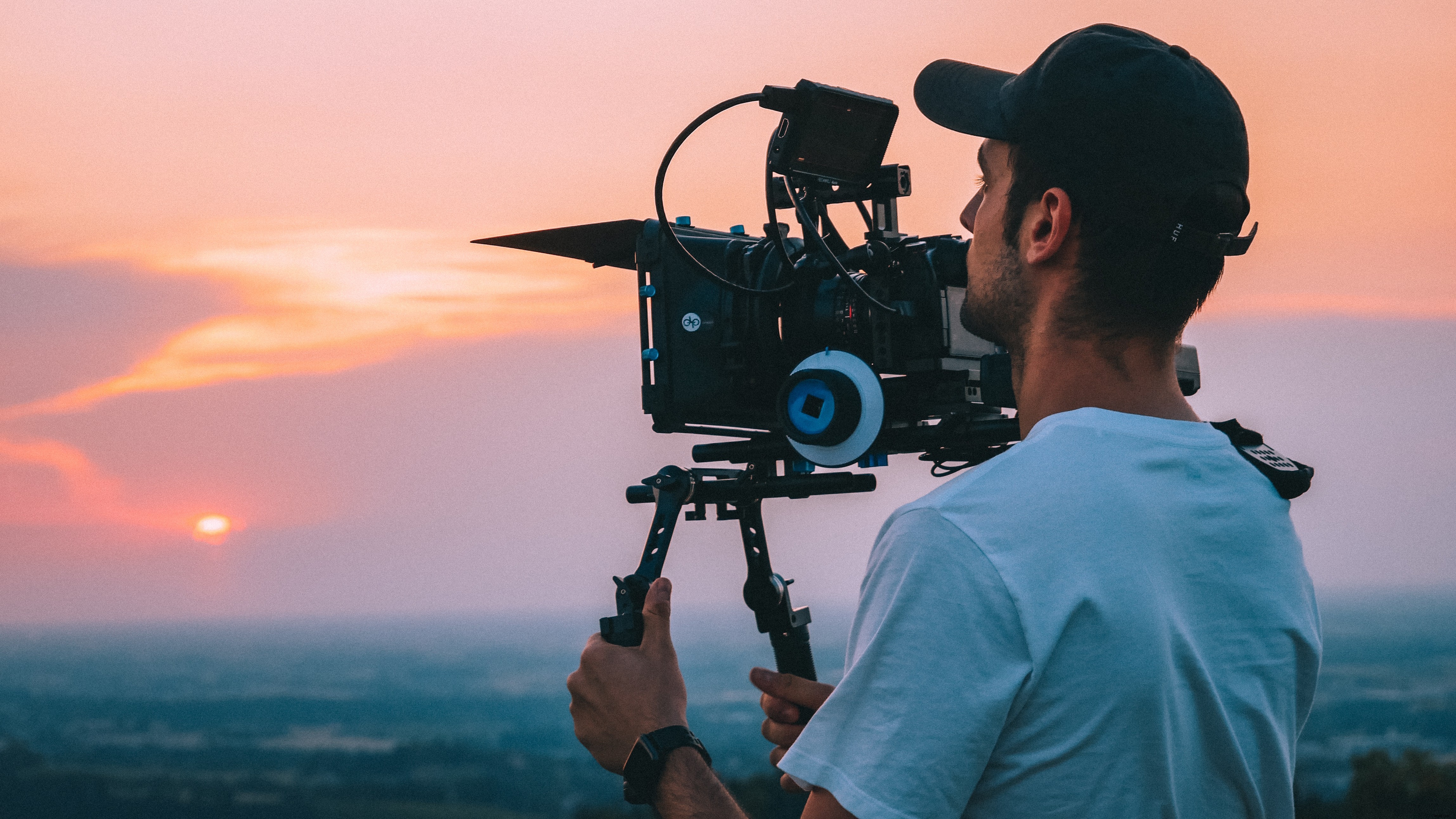 Essential Qualities of a Great Filmmaker: Thrive in the Competitive Film Industry
