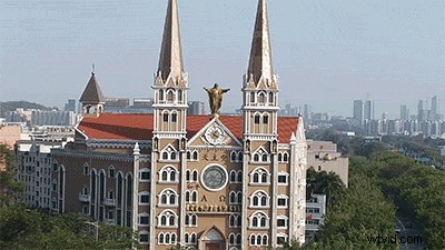 Master the Iconic Dolly Zoom Effect: 7-Step Guide with Pictures