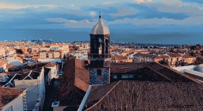 Master 7 Essential Drone Maneuvers and Shots for Stunning Aerial Footage