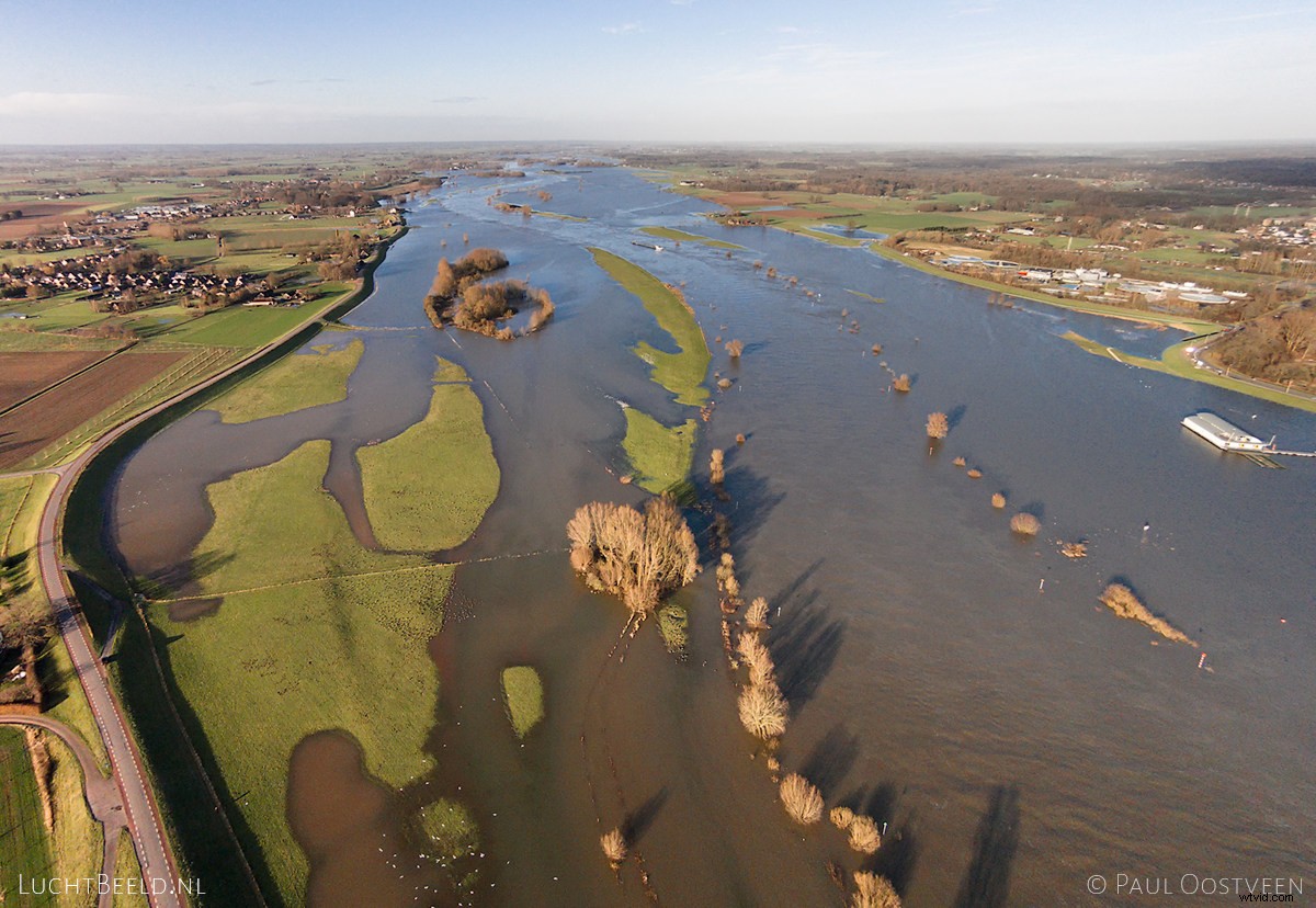 Capturing High Water in the IJssel River: Expert Phantom Drone Photography Guide