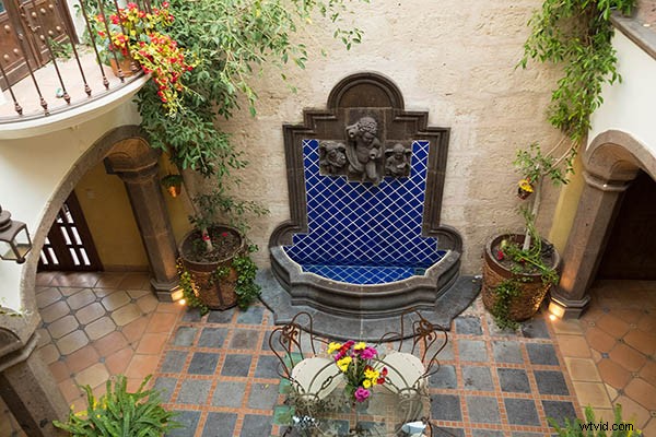 11 Essential DSLR & Mirrorless Camera Lenses for Every Photography Style