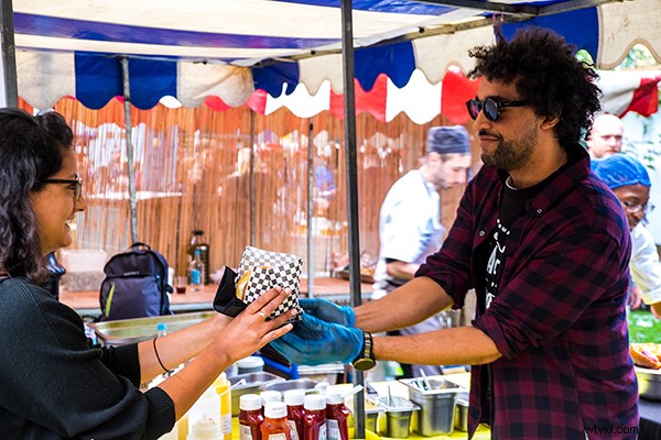 Master Street Photography: 10 Pro Tips for Stunning, Confident Shots