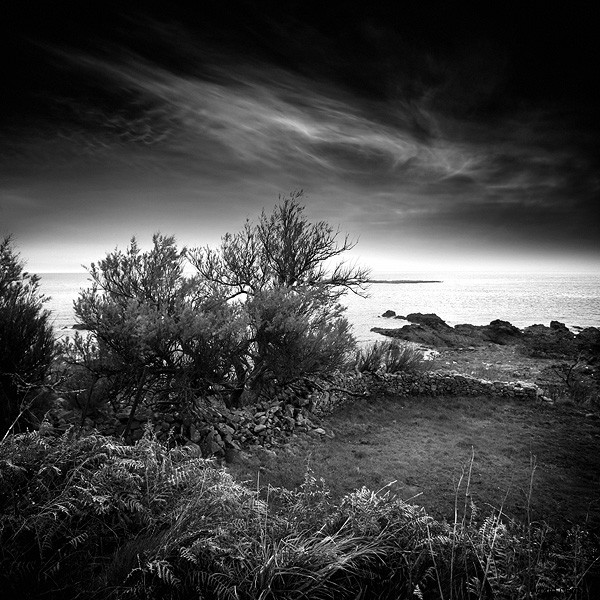 Spotlight on Bruno Mercier: De Lumière et de Vent – Stunning Black & White Normandy Seascapes