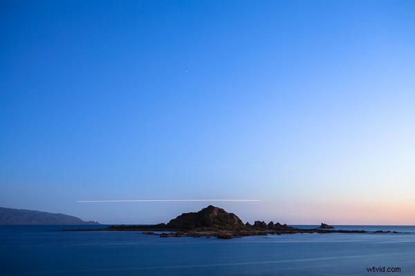 Mastering Colour Contrast: Unlock Stunning Photos with Orange and Blue