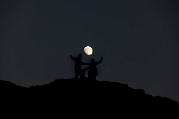 Master Powerful Silhouettes: Craft Compelling Stories in Photography