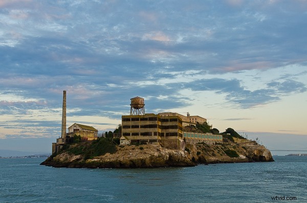 Expert Tips for Capturing Unique Photos at Iconic Tourist Spots