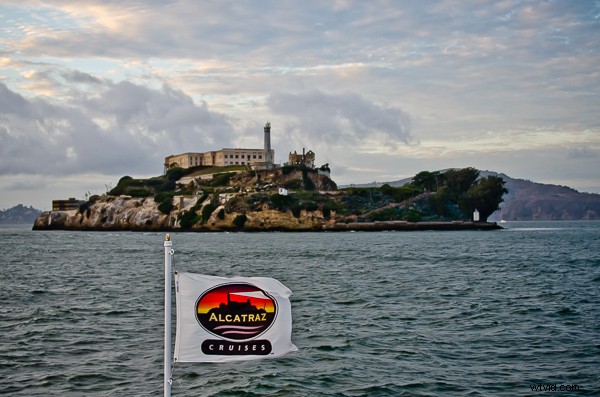 Expert Tips for Capturing Unique Photos at Iconic Tourist Spots