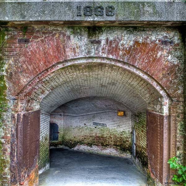 Expert Tips for Capturing Unique Photos at Iconic Tourist Spots