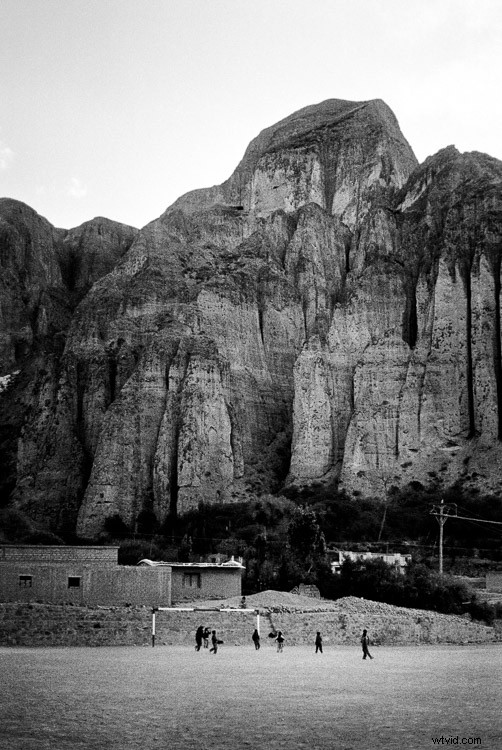 6 Expert Tips to Master Visual Weight for Stunning Photo Compositions