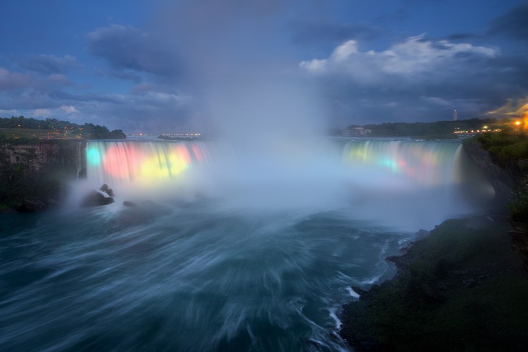 Master Long Exposure Photography Without a Tripod: Expert Techniques for Travel Photographers