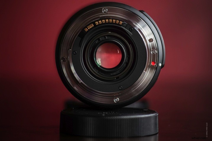 Sigma 18-300mm f/3.5-6.3 DC Macro Lens Review: Ultimate Versatile Superzoom