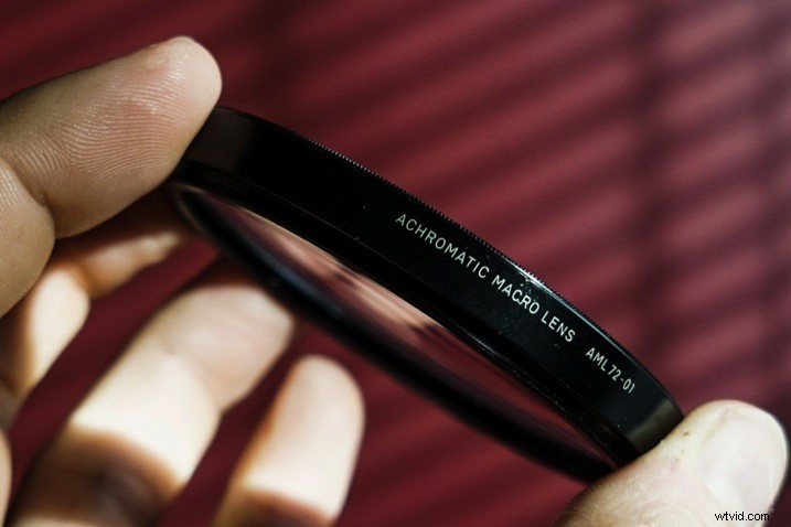 Sigma 18-300mm f/3.5-6.3 DC Macro Lens Review: Ultimate Versatile Superzoom